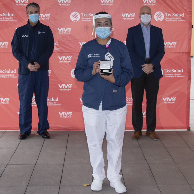 TecSalud reconoció la labor y vocación de los colaboradores del Hospital Zambrano Hellion a casi un año de redoblar esfuerzos a raíz de la pandemia por el COVID-19.