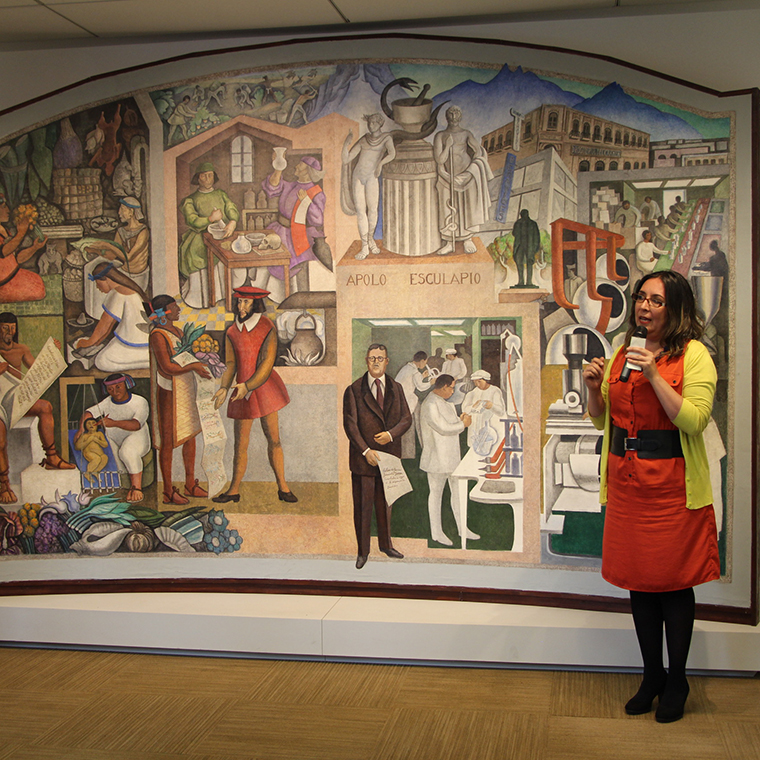 El mural "Historia de la medicina" de José Reyes Maza, ahora se encuentra en la Escuela de Medicina y Ciencias de la Salud del Tec de Monterrey (EMCS).