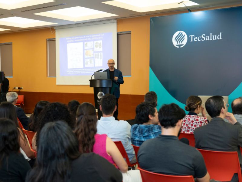 Conferencia Prof. Dr. Bruce Beutler en TecSalud.