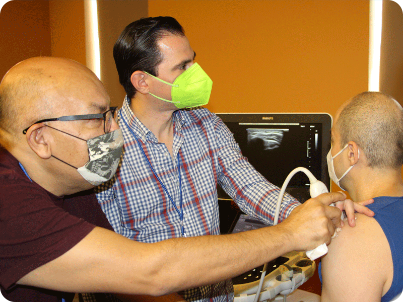En el curso de ultrasonido participaron médicos reumatólogos y rehabilitadores.