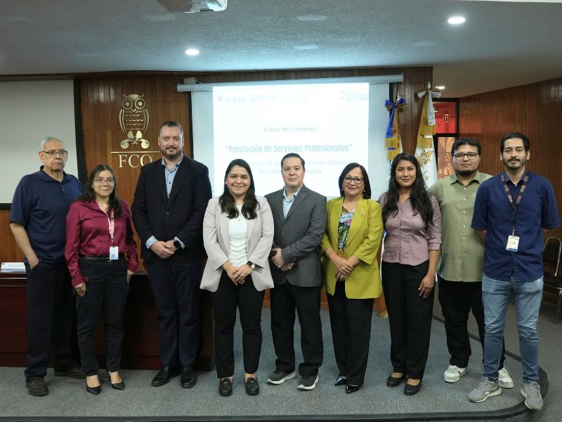 Firma de convenio entre la Facultad de Ciencias Químicas de la UANL y el Centro de Terapias Clínicas Avanzadas de TecSalud