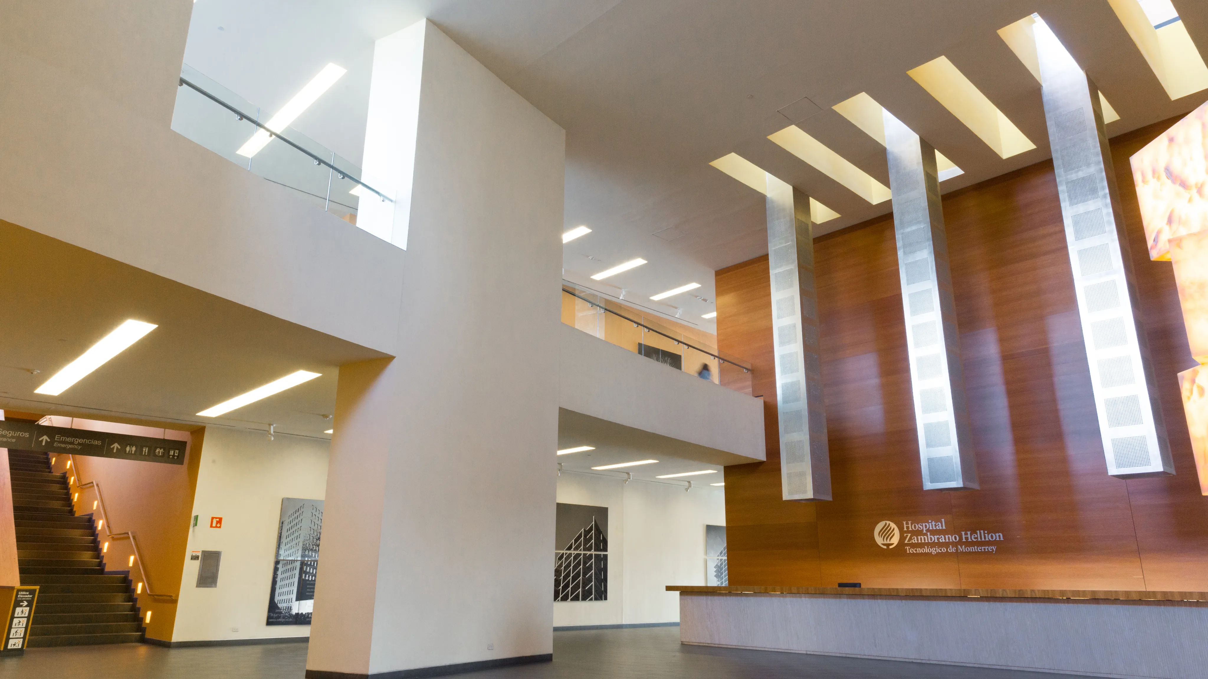 Recepción del Hospital Zambrano Hellion Monterrey