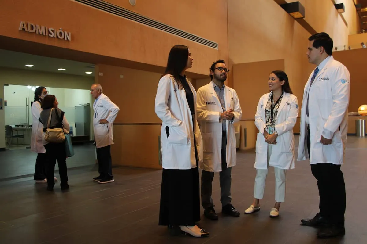 Residentes de medicina en TecSalud