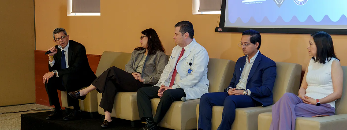 Experto presenta en simposio avances en cáncer de próstata