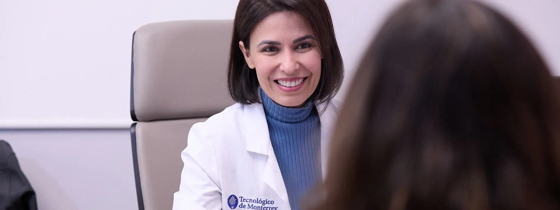 Oncóloga de TecSalud logra reconocimiento inédito en cáncer de mama