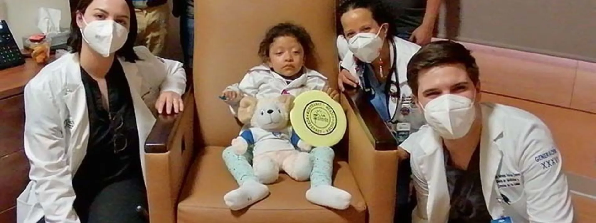 Conoce a Lena, niña con un “Corazón Invencible” 