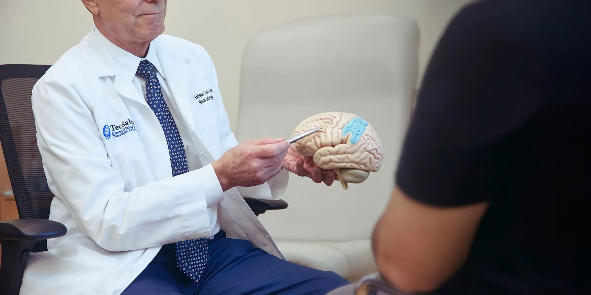 Nuestro equipo de neurólogos en TecSalud brinda atención integral para acompañarte en la prevención, el diagnóstico y el tratamiento adecuado