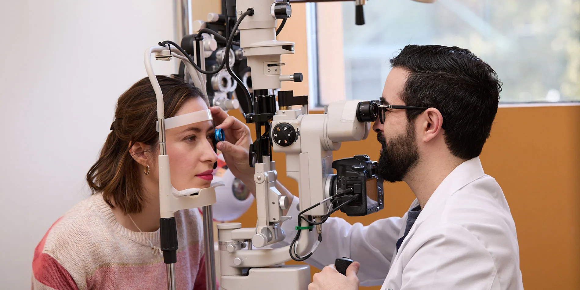 En el Instituto de Oftalmología y Ciencias Visuales de TecSalud, brindamos diagnóstico y tratamiento en padecimientos oculares y procuramos la conservación de la salud visual.