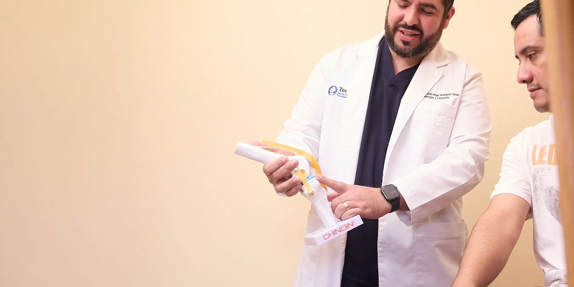 Nuestro equipo de médicos ortopedistas y traumatólogos en TecSalud brinda atención integral 