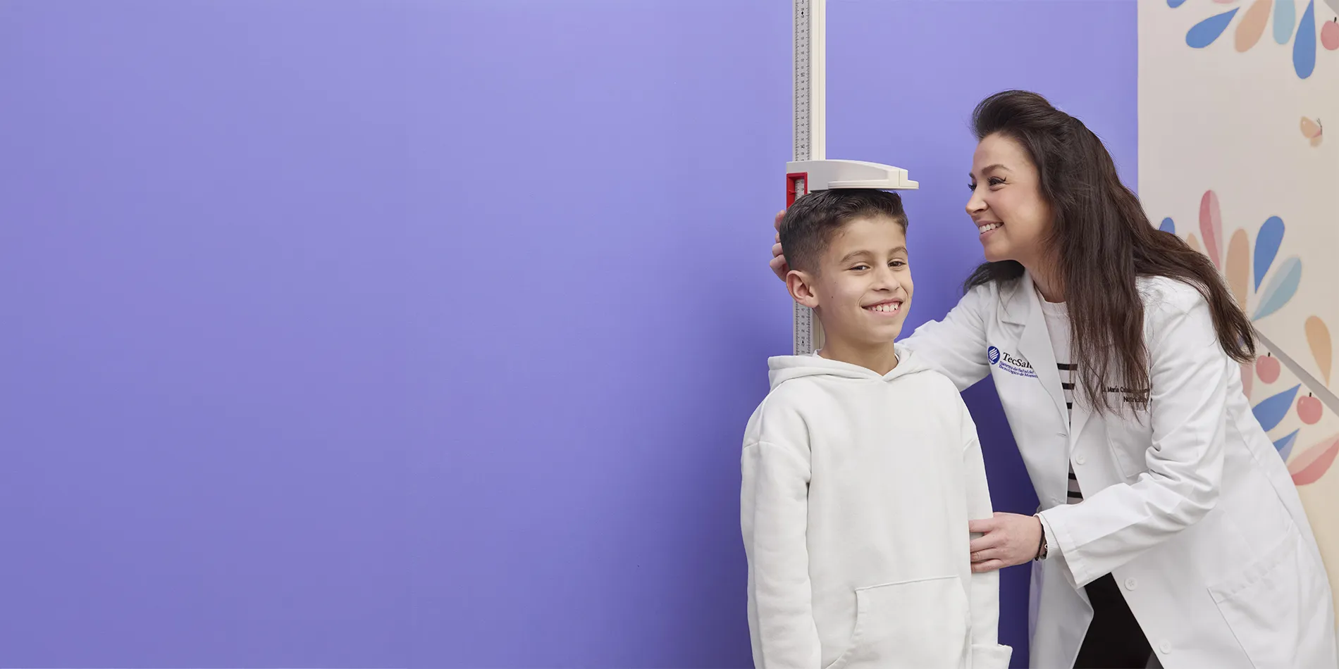 Nuestro equipo de pediatras en TecSalud brinda atención integral